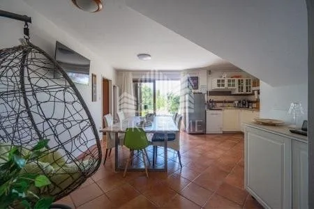 kuća s bazenom za najam – črnomerec, završje, zagreb - slika 7