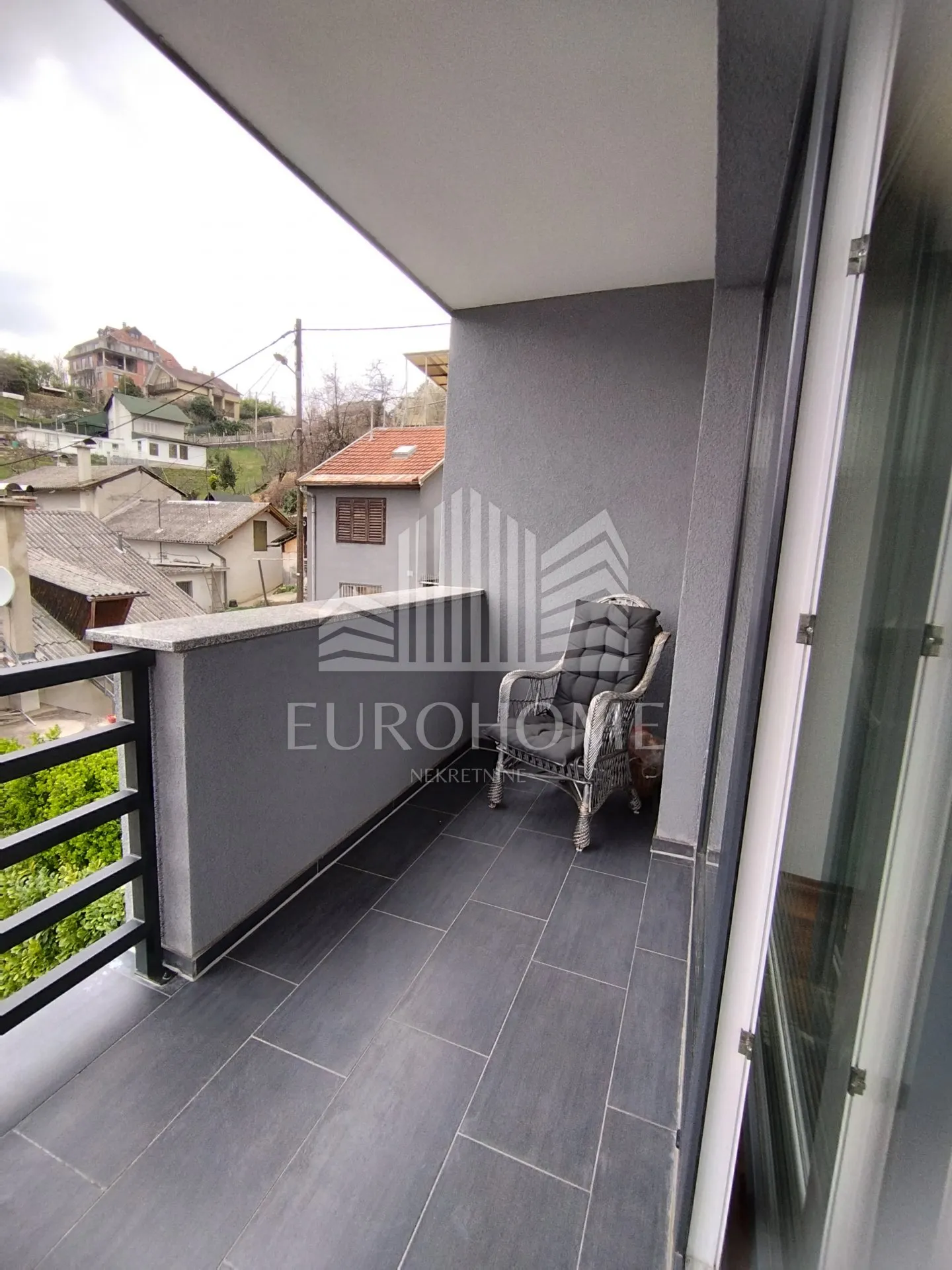 kuća sa 2 stana - 226 m2, garaža, vrt, kustošija - slika 12
