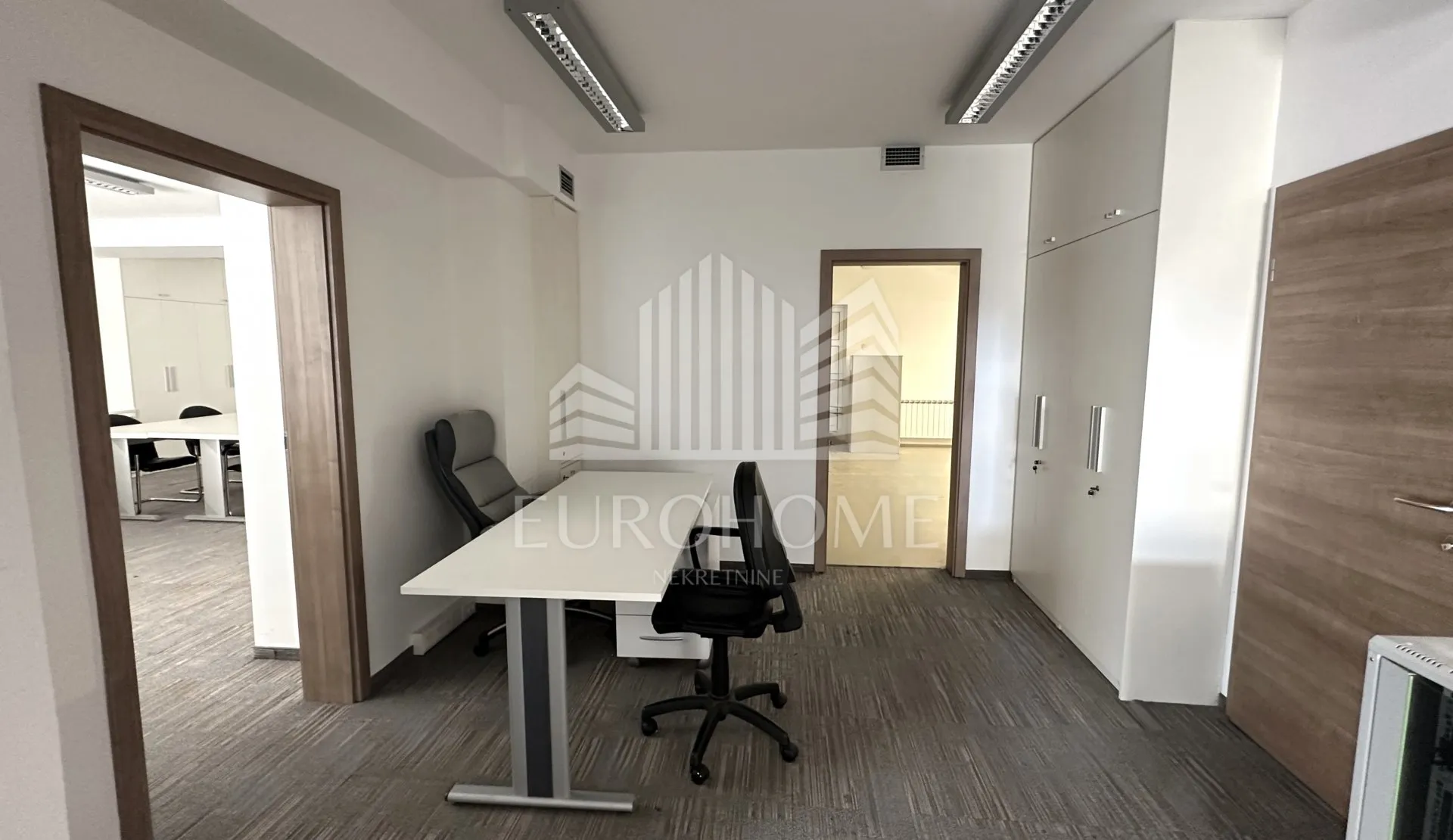 sniženo!!atraktivan poslovni prostor 311,44 m2,jaruščica - slika 8