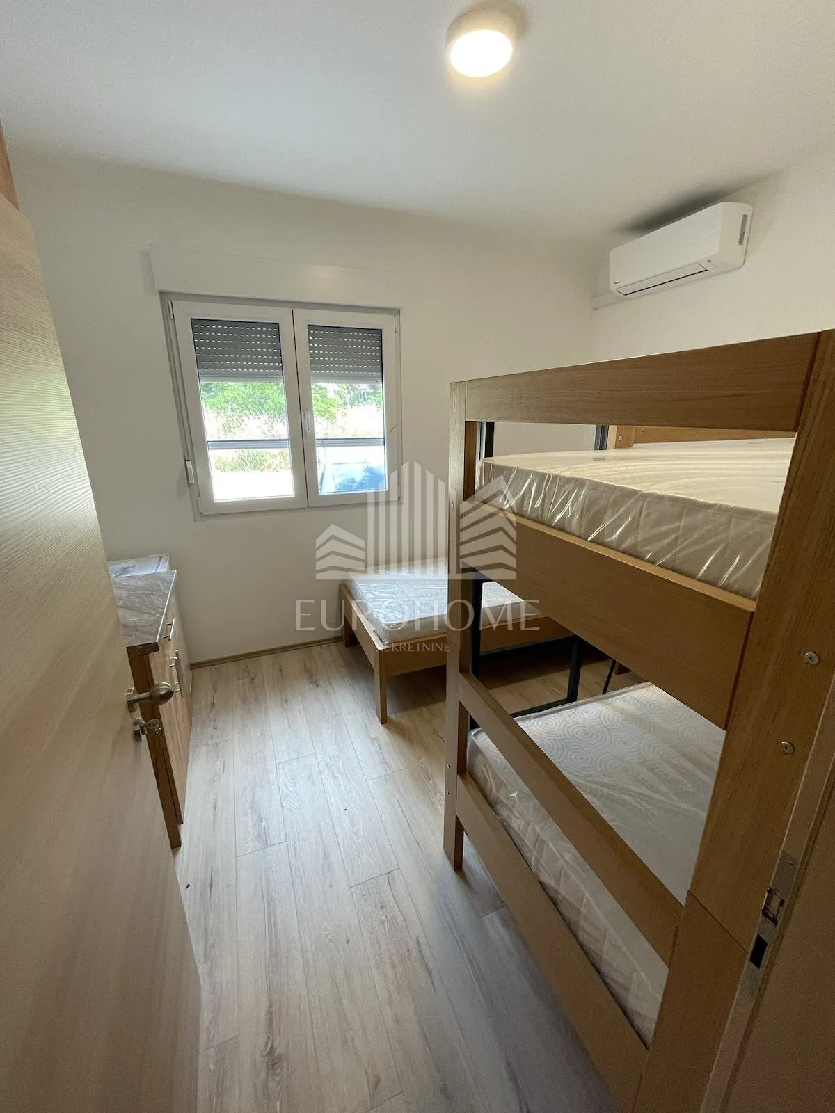 kastel gomilica, novi hostel, 7 soba smjestaj za radnike, 350m2 - slika 3