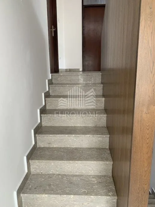 samobor kuća-panoramski pogled 340.00 m2 - slika 10