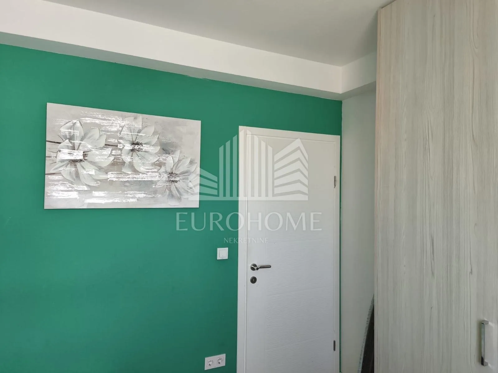 prvi najam 3-sobni stan 49 m², novogradnja, balkon i parking - slika 8