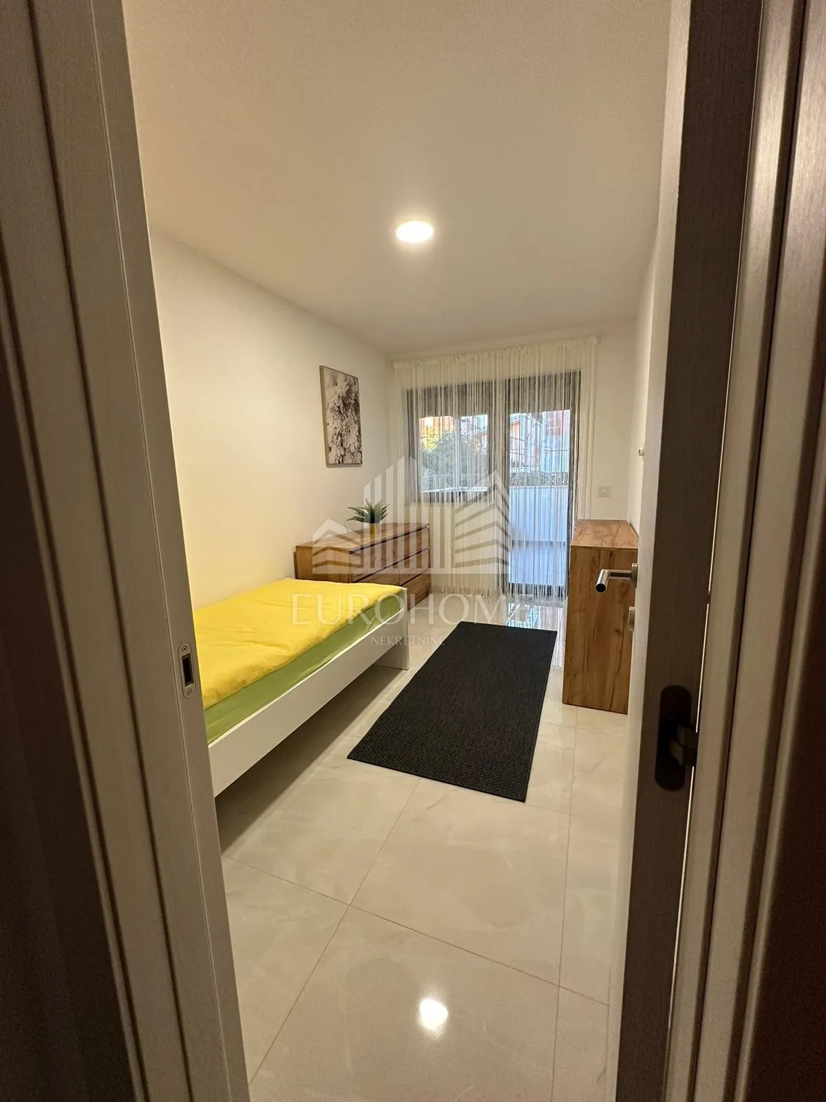 šibenik-vodice luksuzan kompletno namješten stan142.418m2 - slika 13