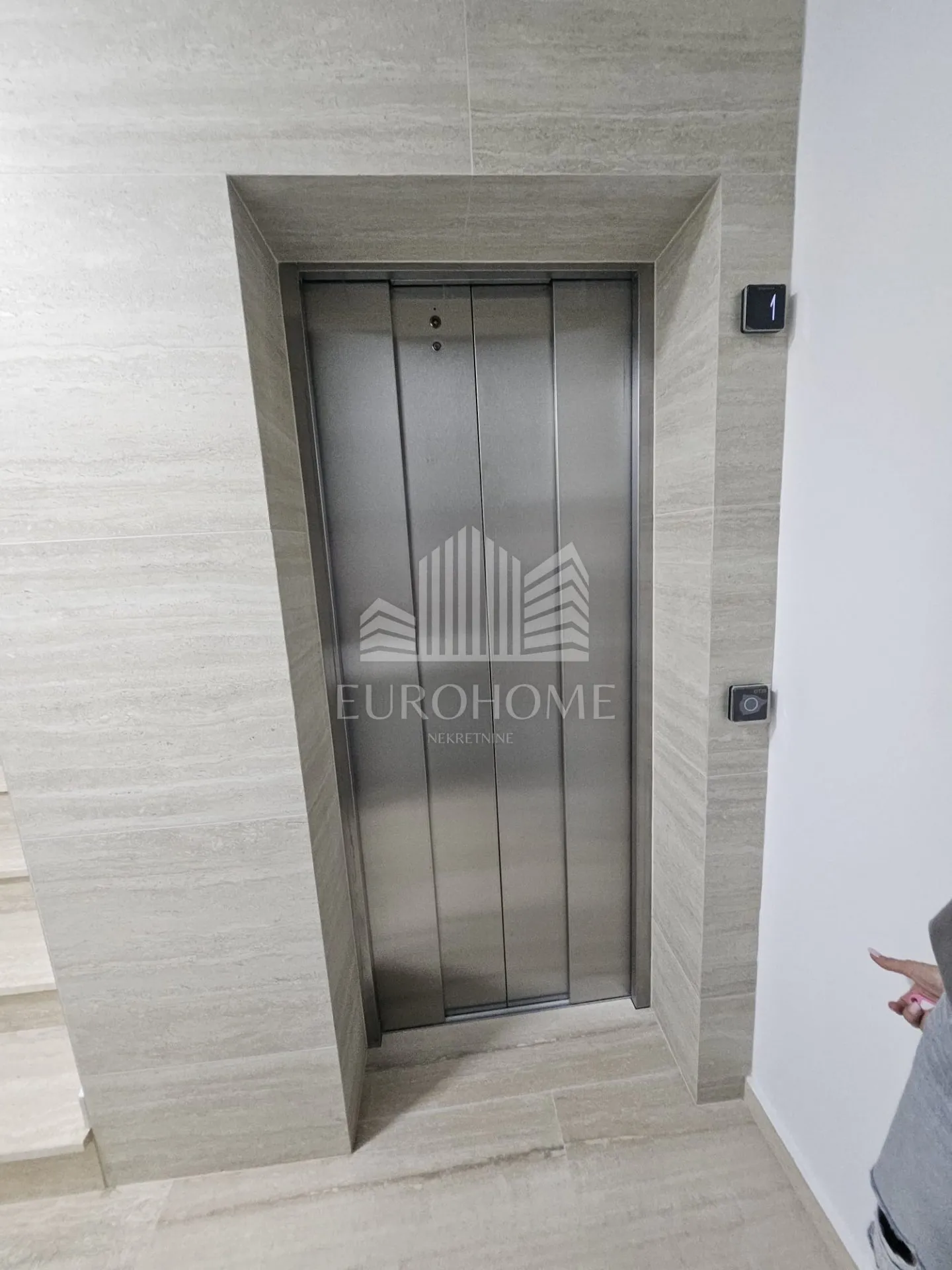 diklo,moderan penthouse uz more, kompletno namješten,odmah useljiv - slika 4