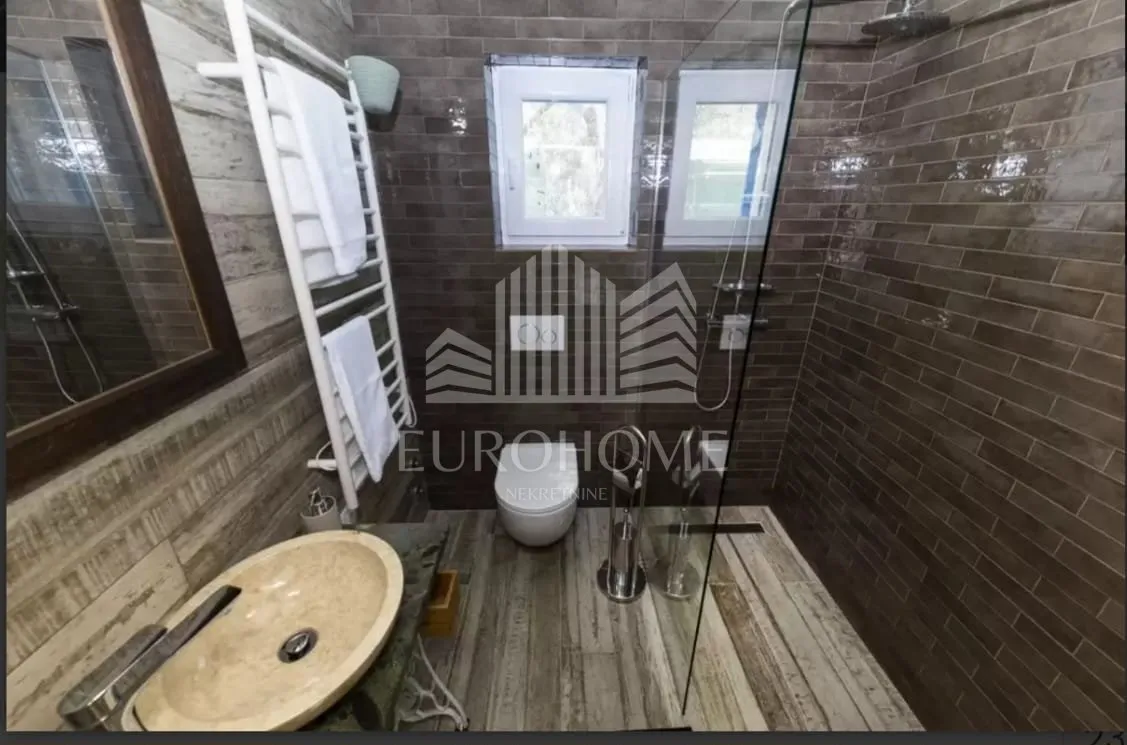 ždrelac, dalmatinska vila s bazenom, prvi red uz more - slika 9