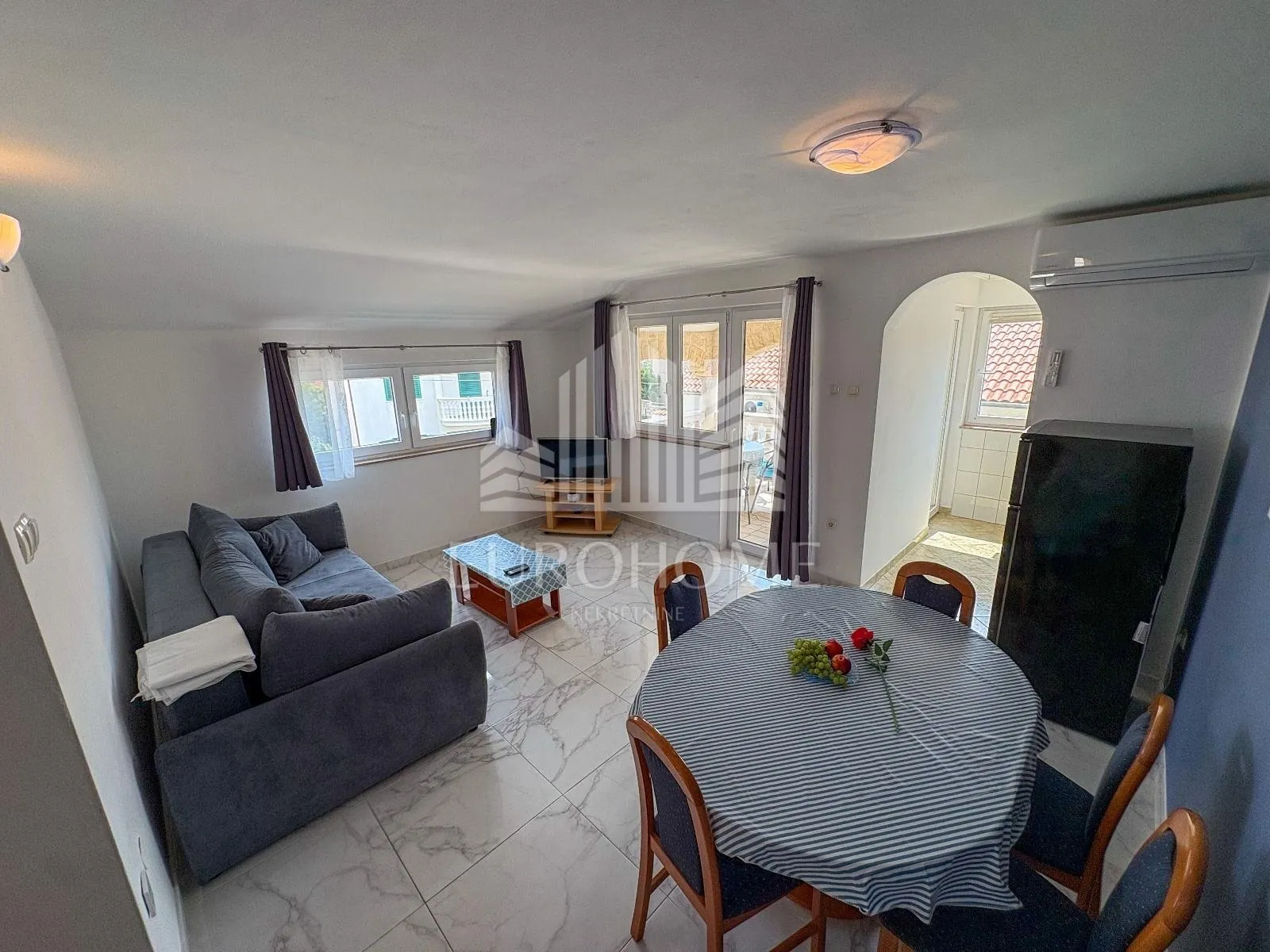 vodice, apartman 50m2, 20m od plaže - slika 7