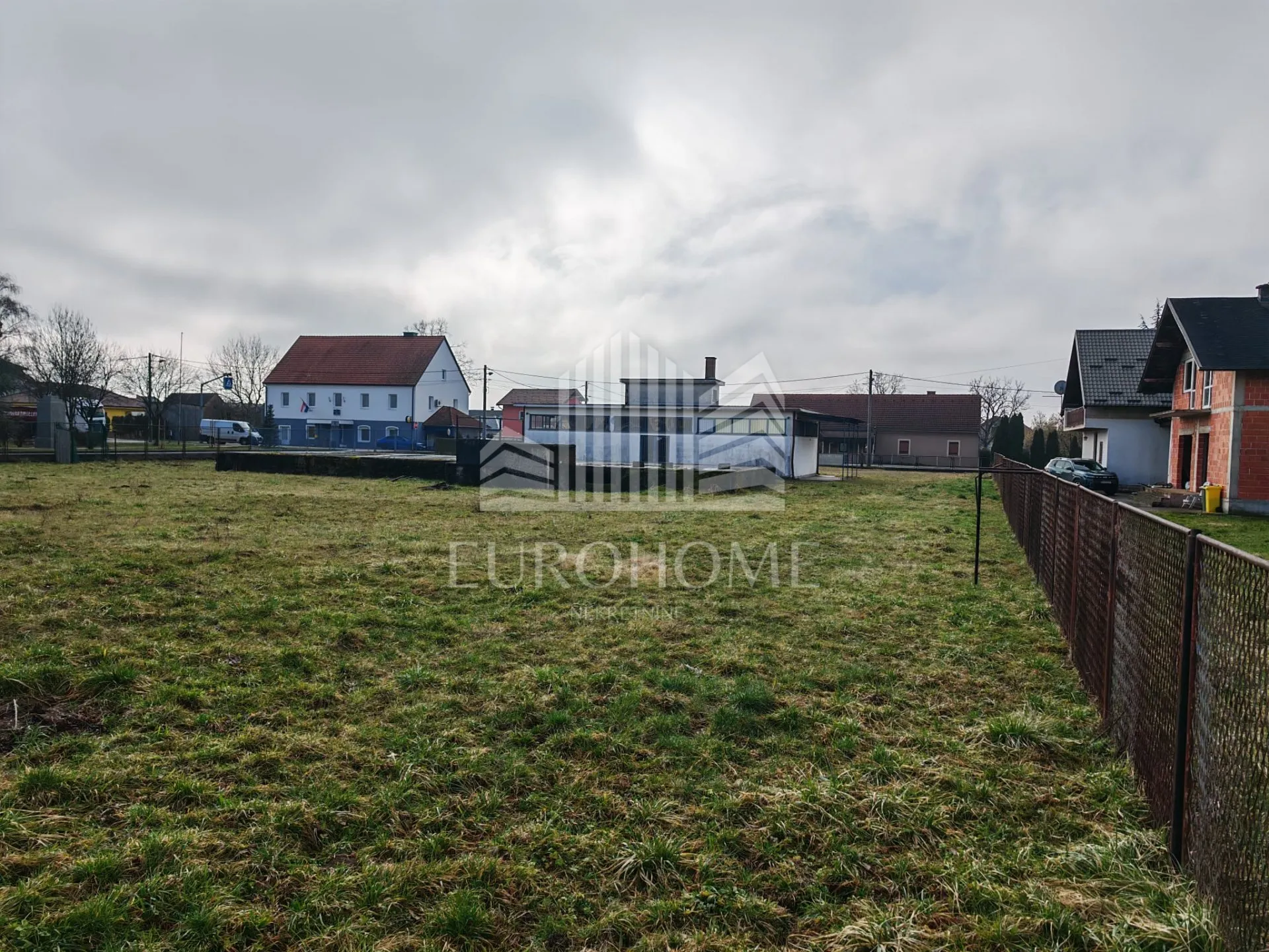 građevinsko zemljište 2500 m2 gbp, laduč-centar - slika 8