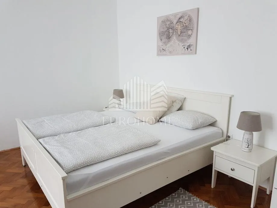 centar, dvoetažni stan 137m2, 3 apartmana - slika 12