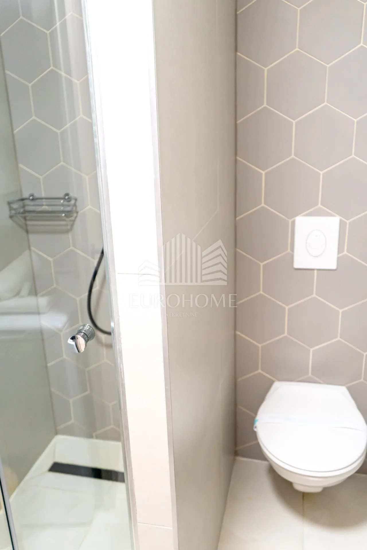 4 luksuzna apartmana u zatonu, 100 m do plaže, uhodan biznis - slika 17