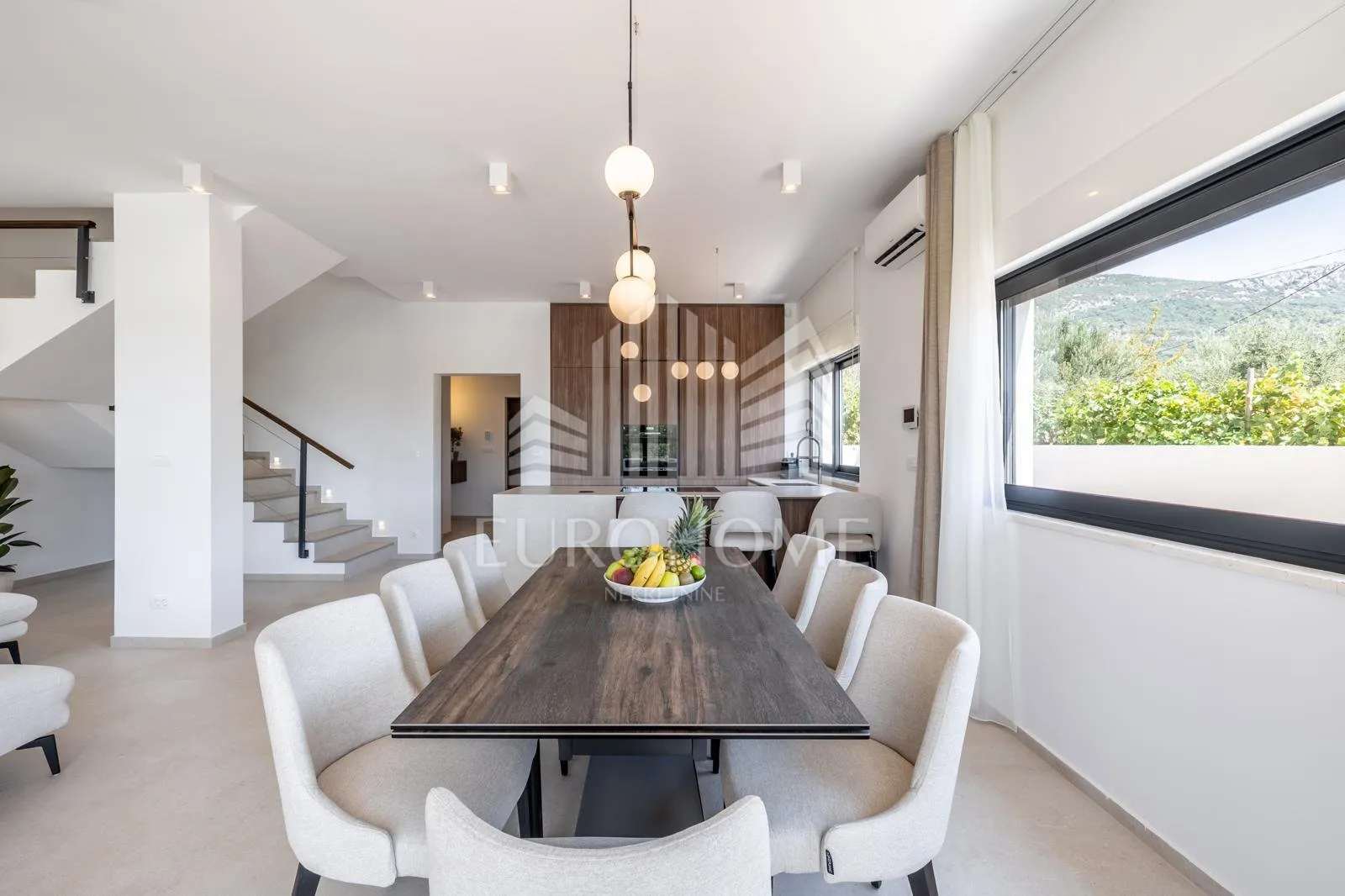 split, luxury villa, for 6 months or one year rent - slika 30