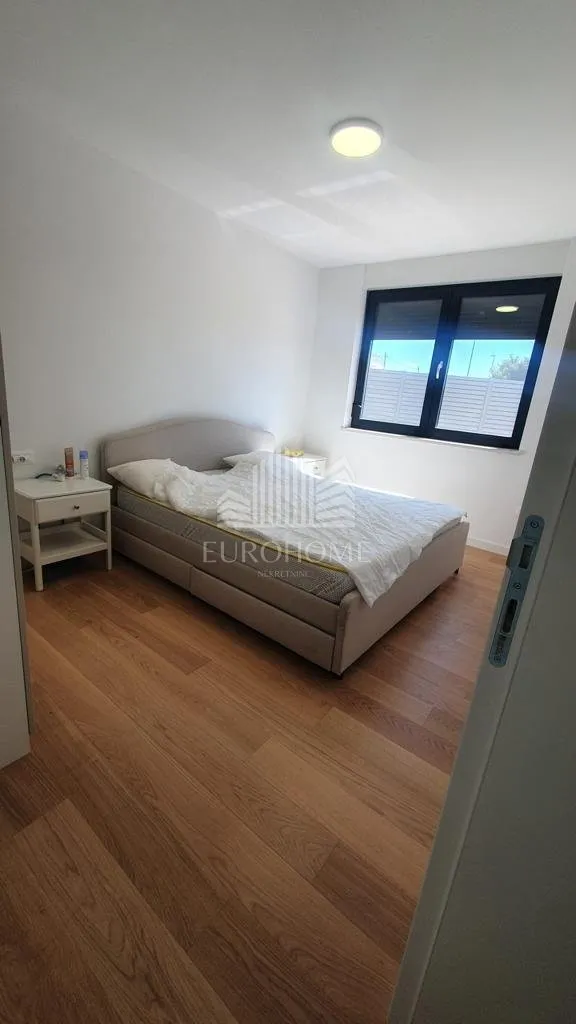 zadar, borik- 2s potpuno opremljen stan u prizemlju, vrt, graža - slika 4