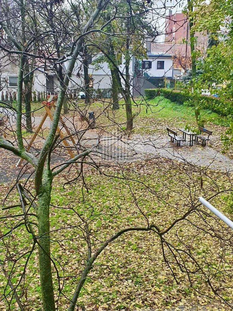 trosoban stan 55m2, svetice, namješten - slika 12