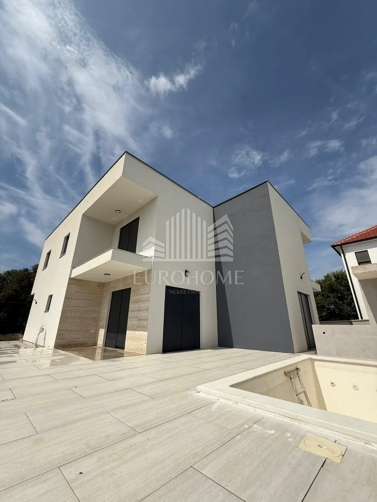 ZATON, PREKRASNA KUĆA S BAZENOM (115 m2) + PROSTRANA OKUĆNICA (250 m2) - Zaton, Nin