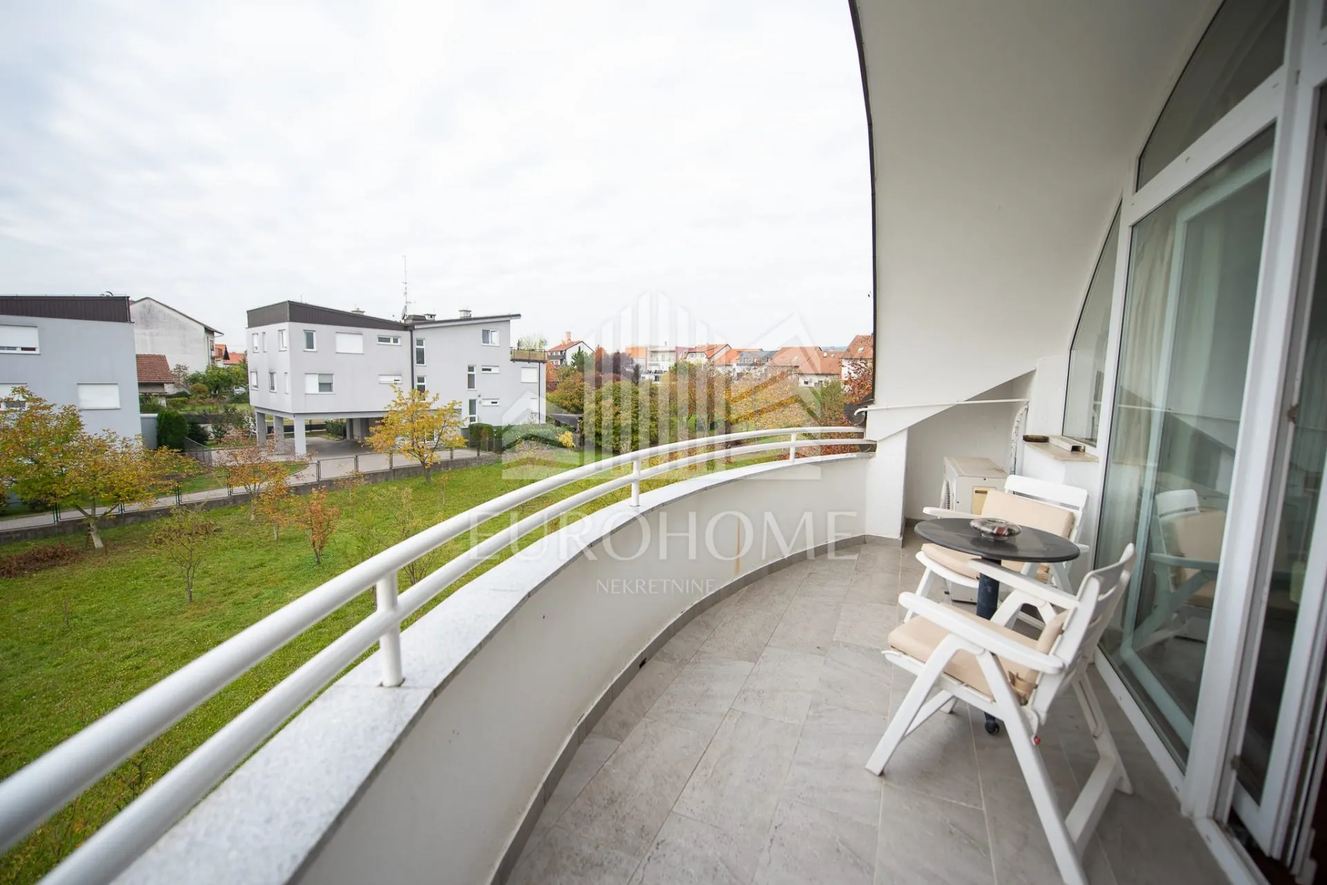 dvoetažni stan 175,34 m2 sa garažom 45,74 m2 na gornjem bukovcu - slika 30