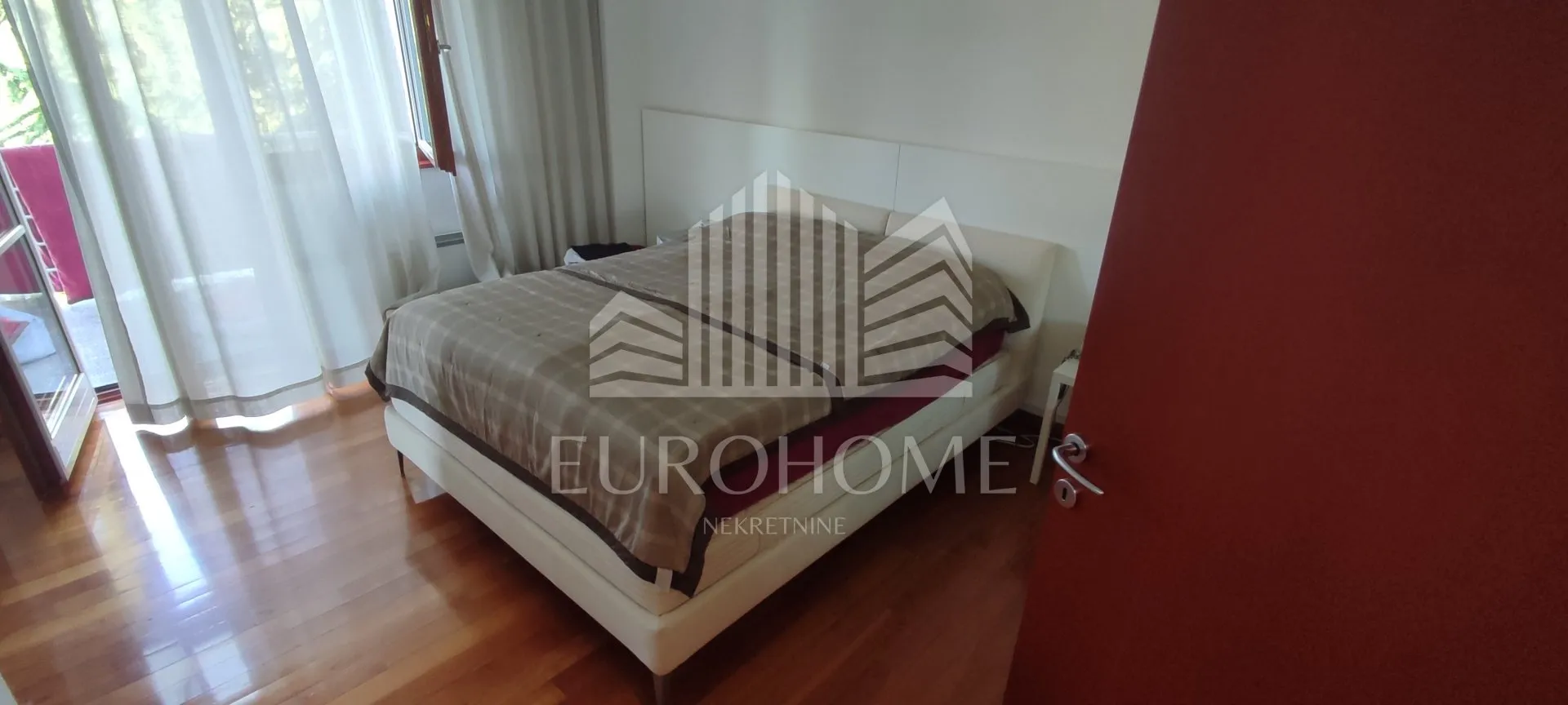 pantovčak, vila sa bazenom, 430m2 - slika 12
