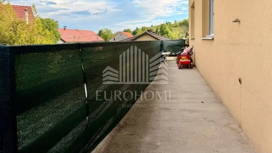 adaptiran stan 97m2 s terasom i parkingom 2988€/m2- mirna l (prodaja) - slika 11