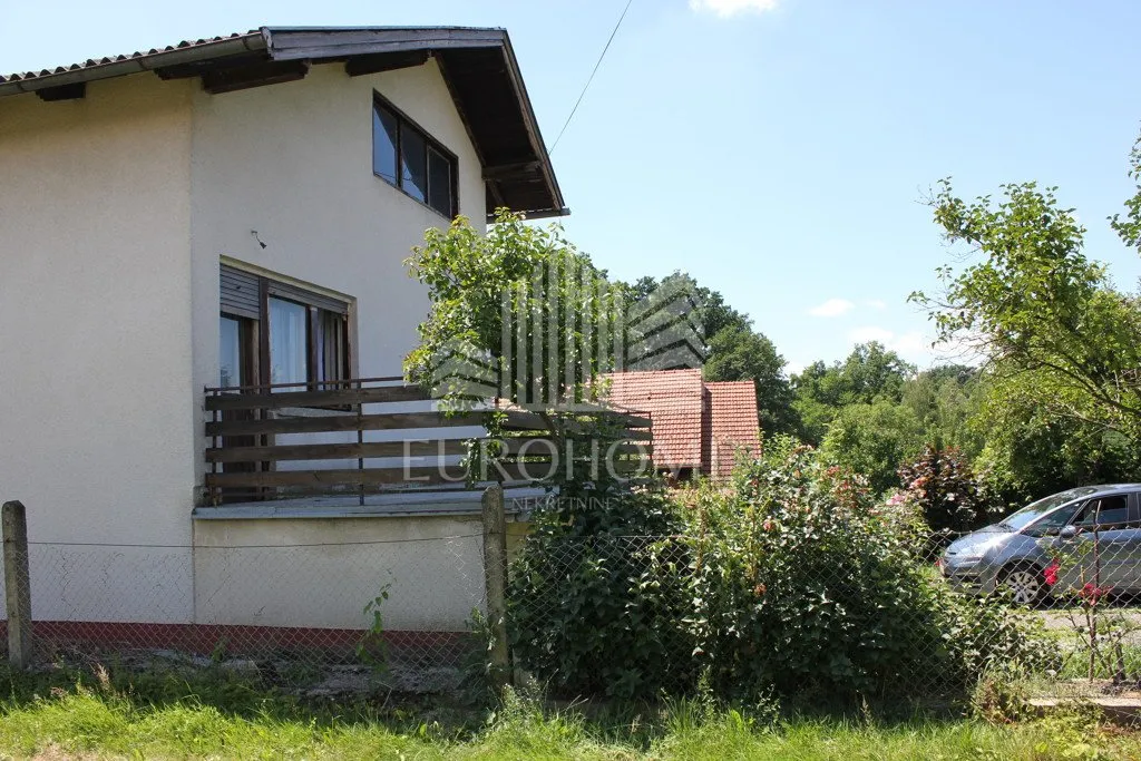 oroslavje centar kuća 220 m2+2000 m2 građevinskog zemljišta - slika 2