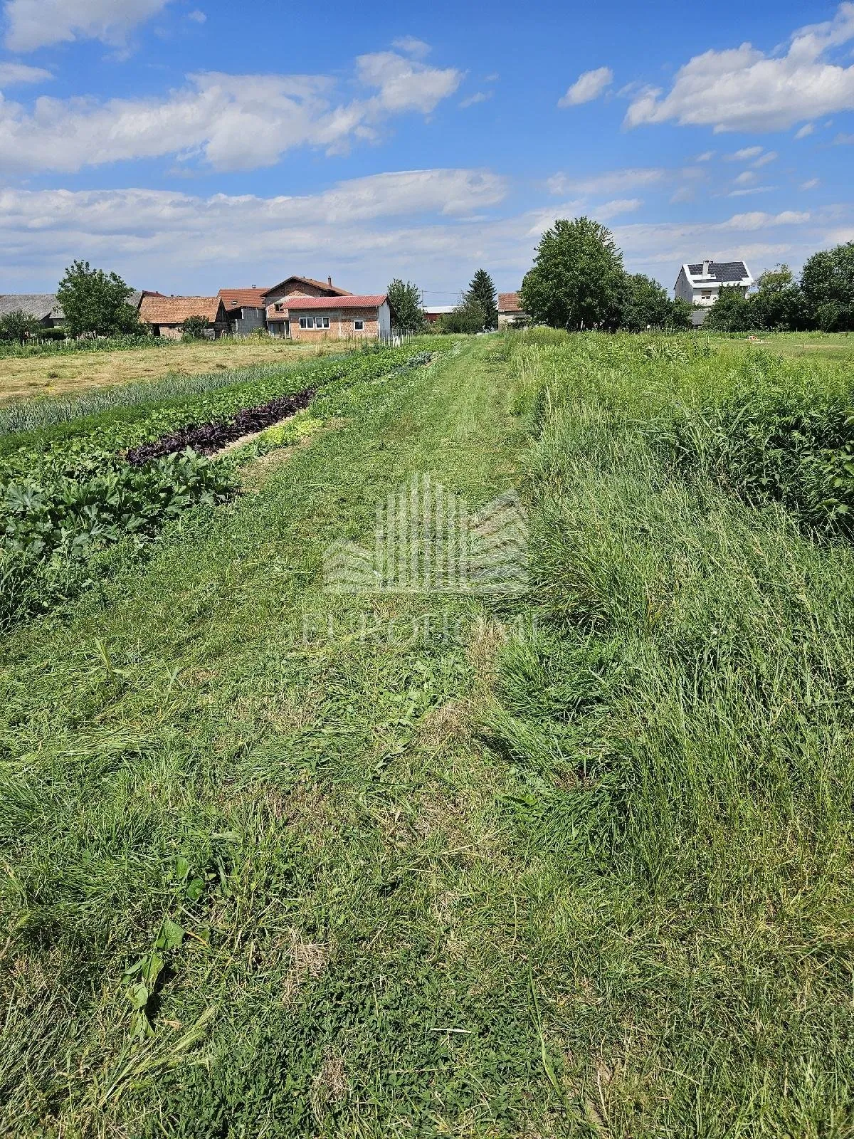prodaje se zemljište 1,510m2 sa kućom za rušenje - odra - - slika 3