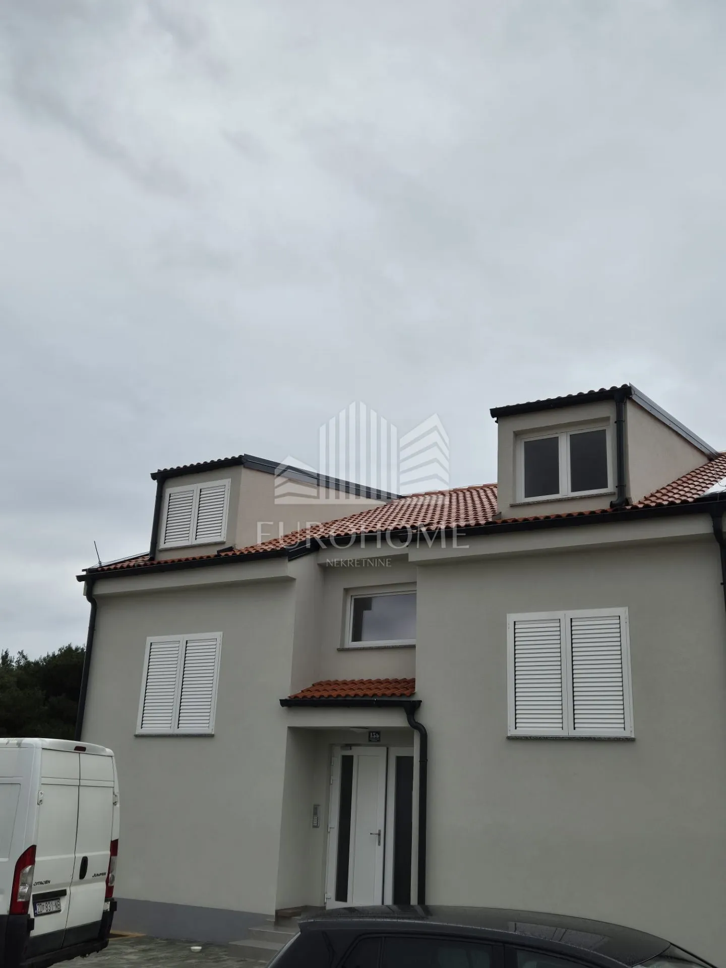 škuncini stani,novogradnja, prizemlje s bazenom i vrtom, 3pm,137m2 - slika 3