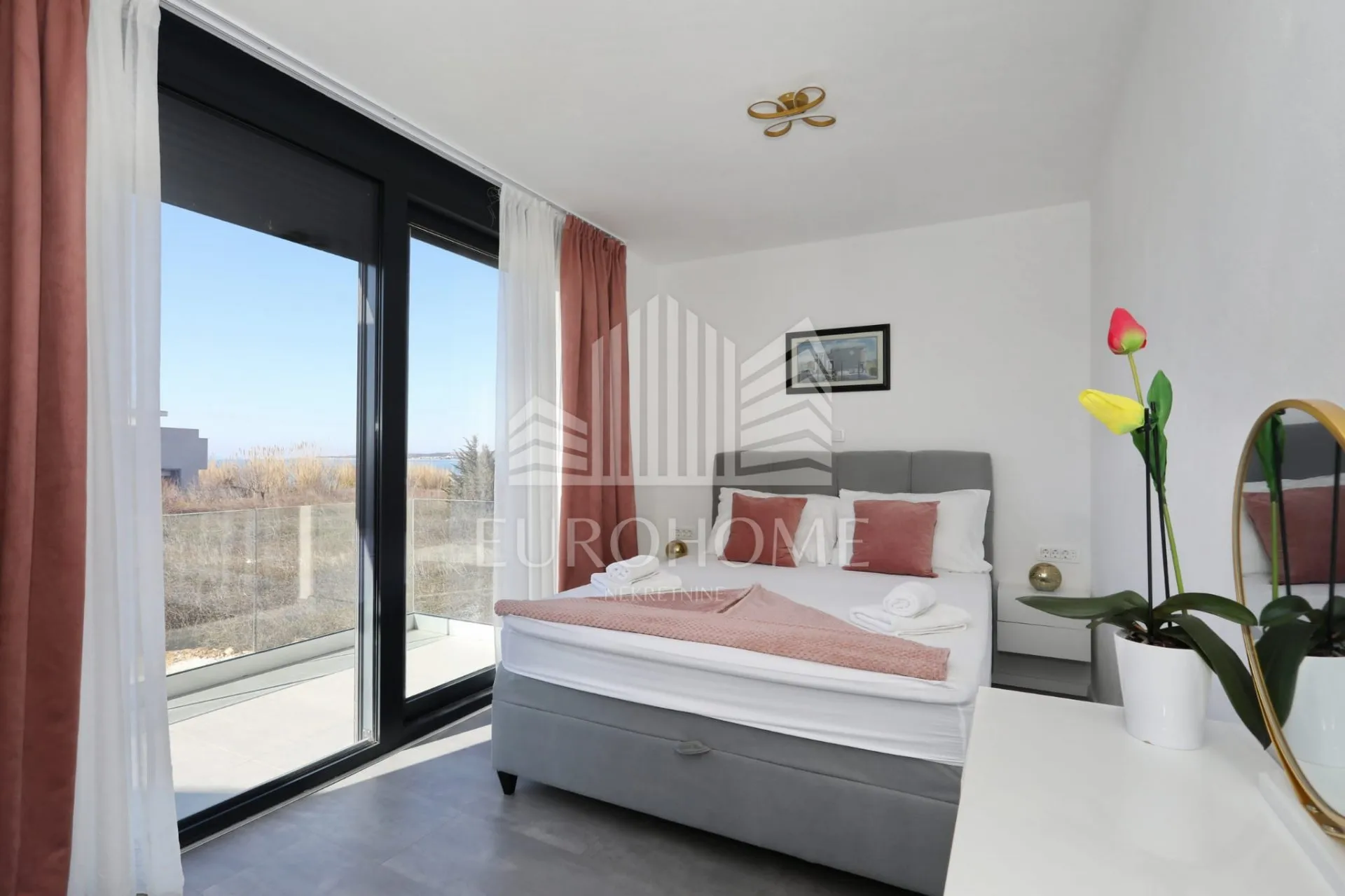 potpuno opremljena vila, privlaka (464 m2) - slika 24