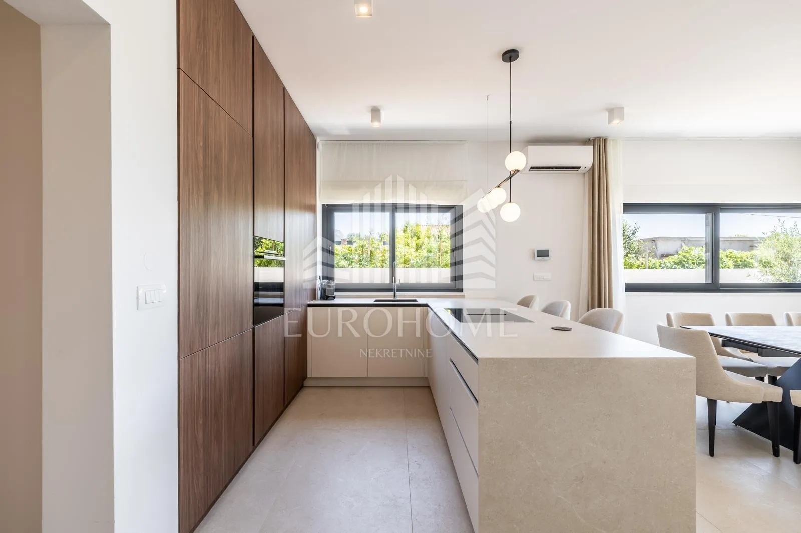 split, luxury villa, for 6 months or one year rent - slika 25