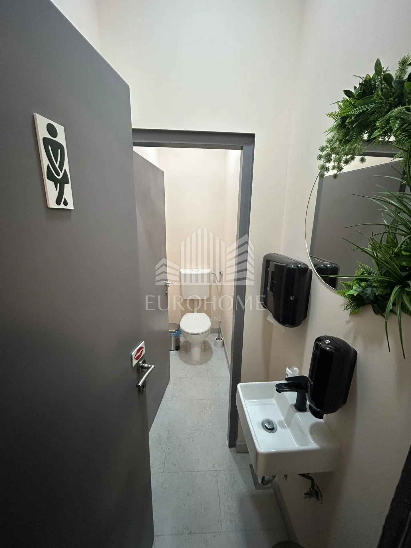renoviran i opremljen poslovni prostor od 70m² u centru zagreba - slika 14