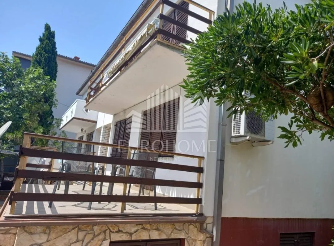starigrad, kuća katnica,tri etaže, 50m od mora - slika 4