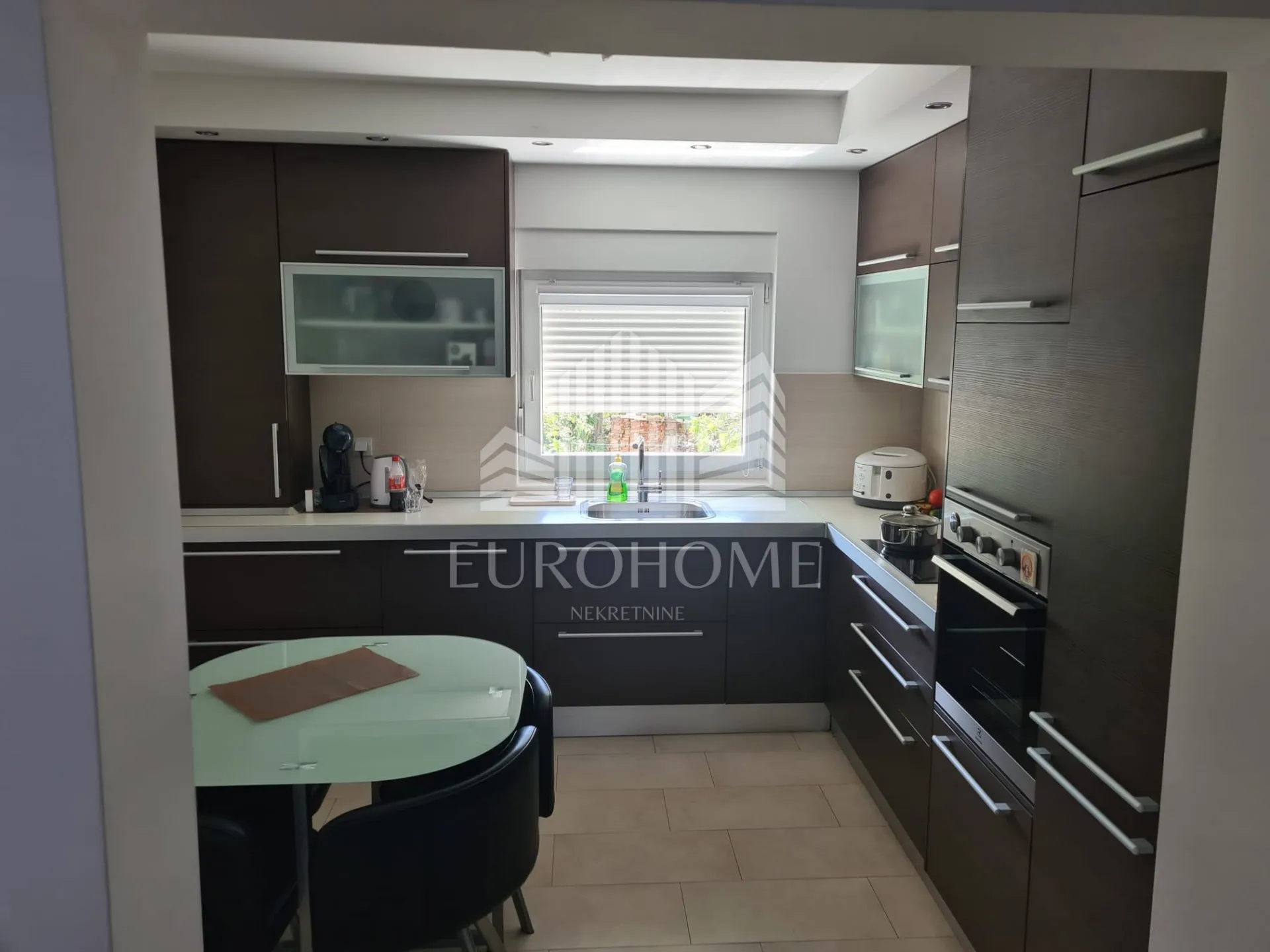 mikulići - kuća na tri etaže 1.607€/m2 - slika 32