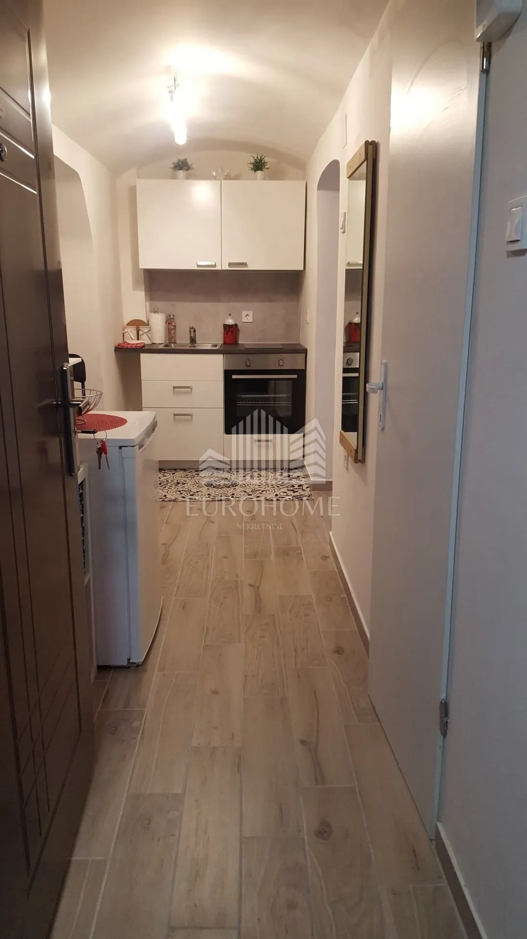 čanićeva, renovirana garsonijera s parkingom, 19 m2 - slika 4