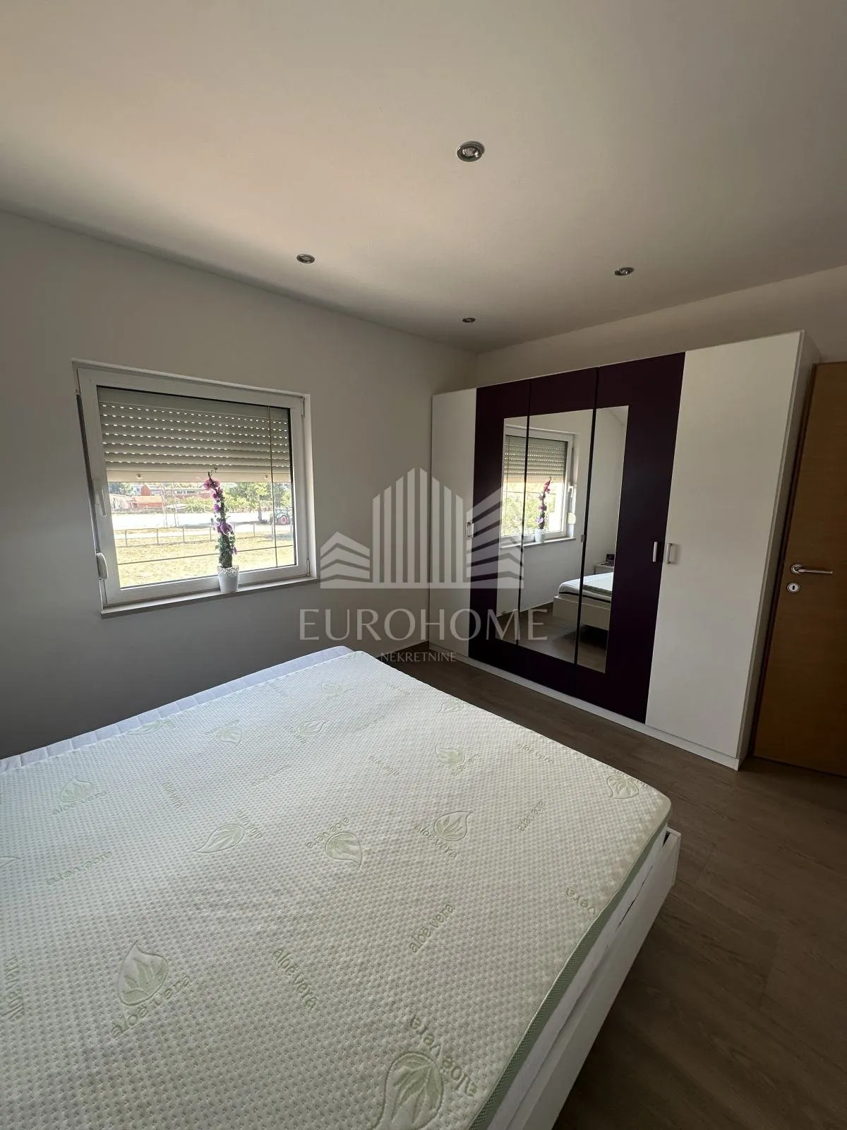 zadar- četverosoban stan,130.00 m2, cjelogodišnji najam - slika 14