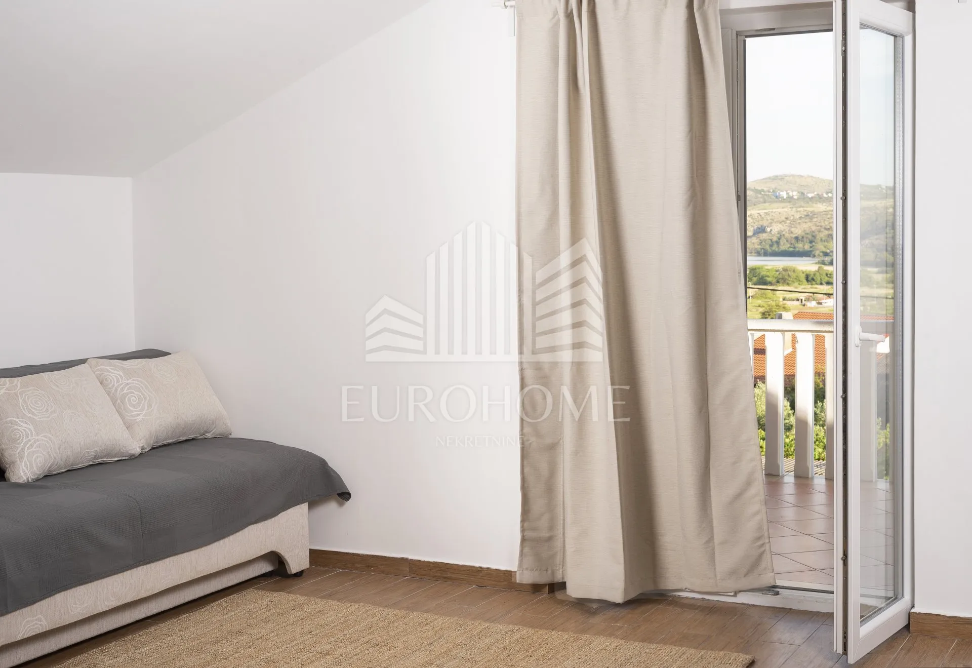 prilika! villa s bazenom 280m2, posedarje - slika 19