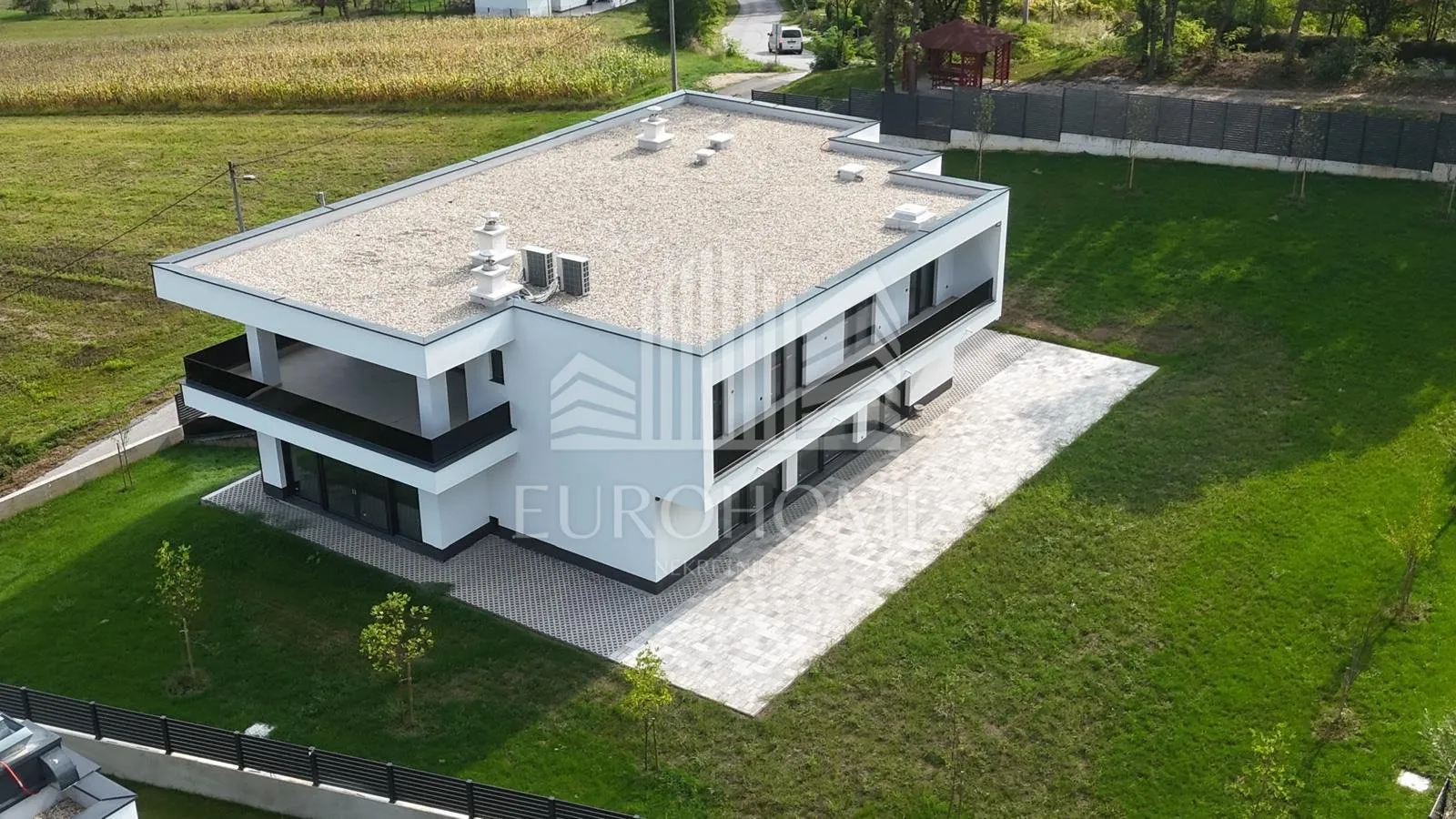 luksuzna vila 645 m² s unutarnjim bazenom i garažom za 5 automobila - slika 6
