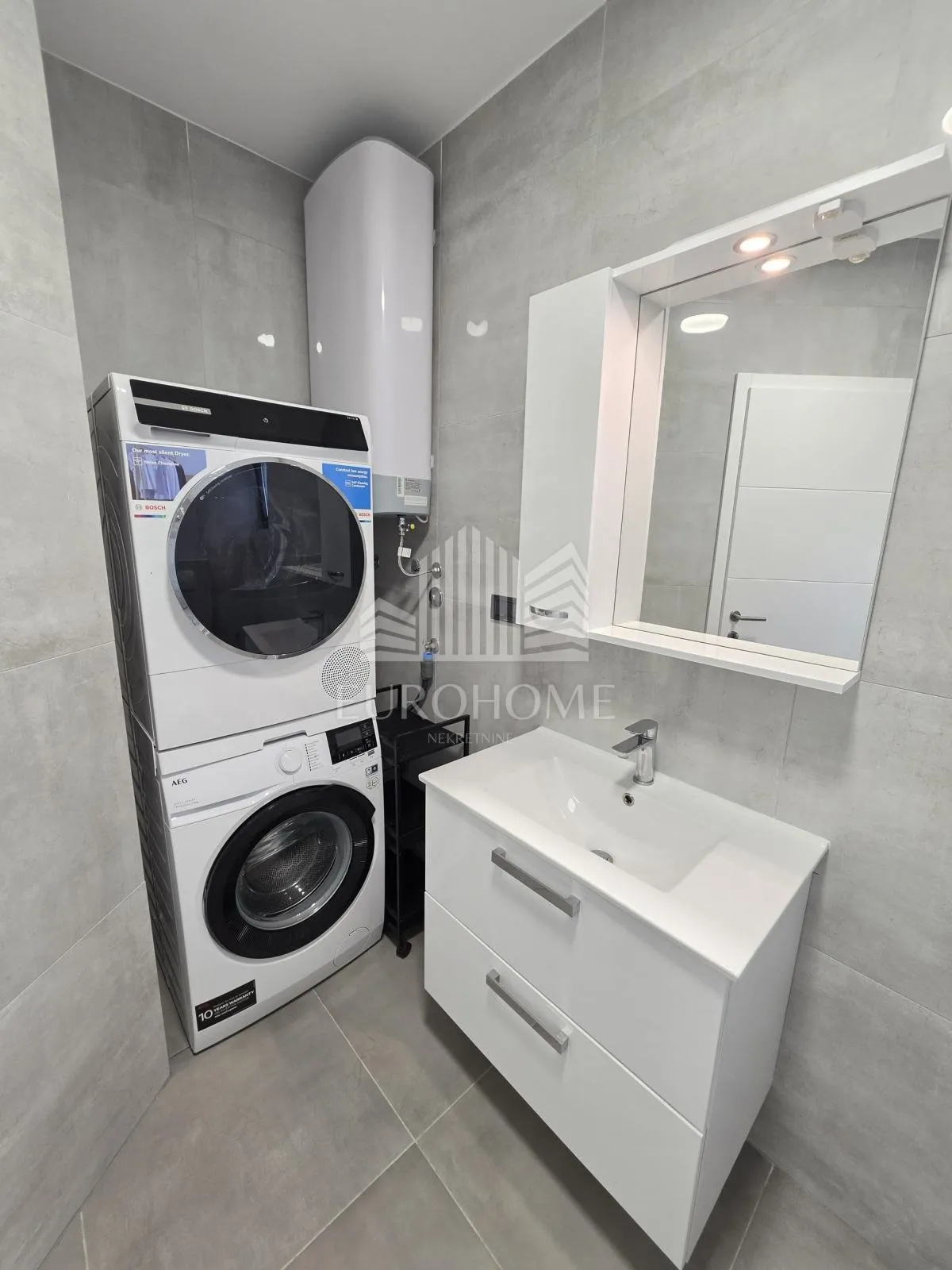 mediteranski luksuz u brodarici | potpuno namješten stan uz more, 67m2 - slika 7