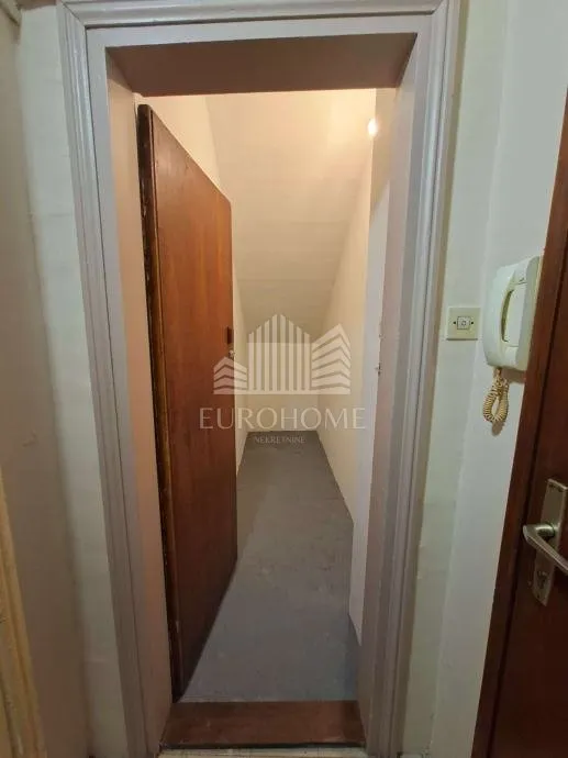 šenoina, jednosoban stan, 32 m2 - slika 3