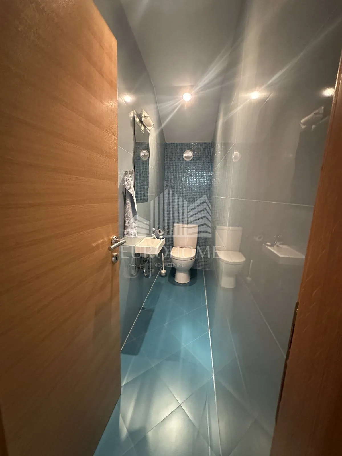 zadar- četverosoban stan,130.00 m2, cjelogodišnji najam - slika 16