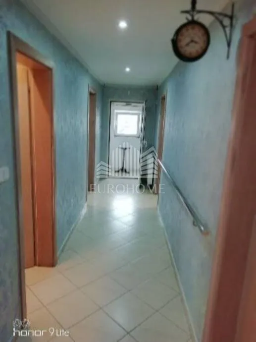 odlična prilika! kuća s poslovnim potencijalom i najmom 2037€/m2 - slika 8