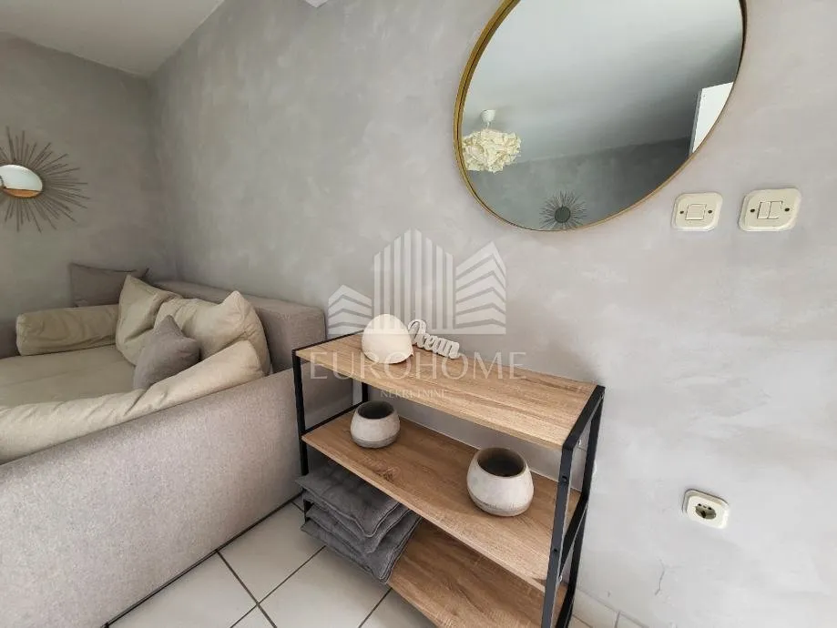 kuća sa 5 apartmana i bazenom, 360 m2 njivice - slika 7