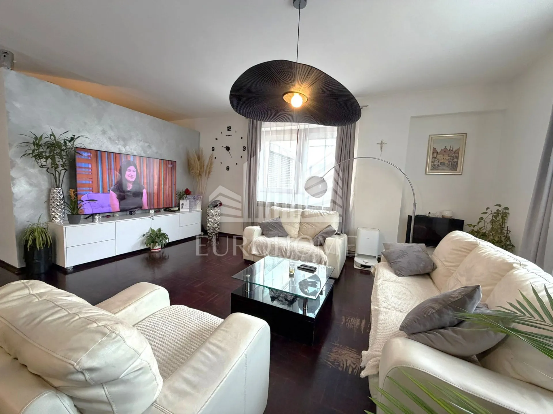 Namješten stan 115m2 - Stenjevec - - Zagreb