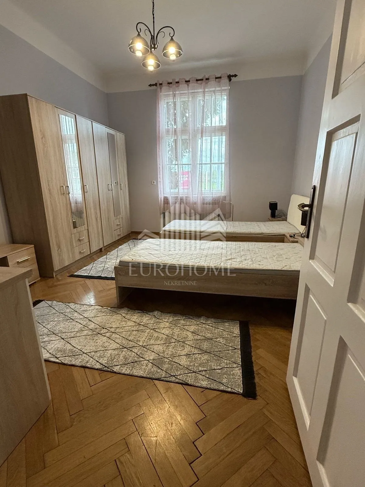 osijek,85.00 m2, novo adaptiran, komforan stan za najam - slika 2