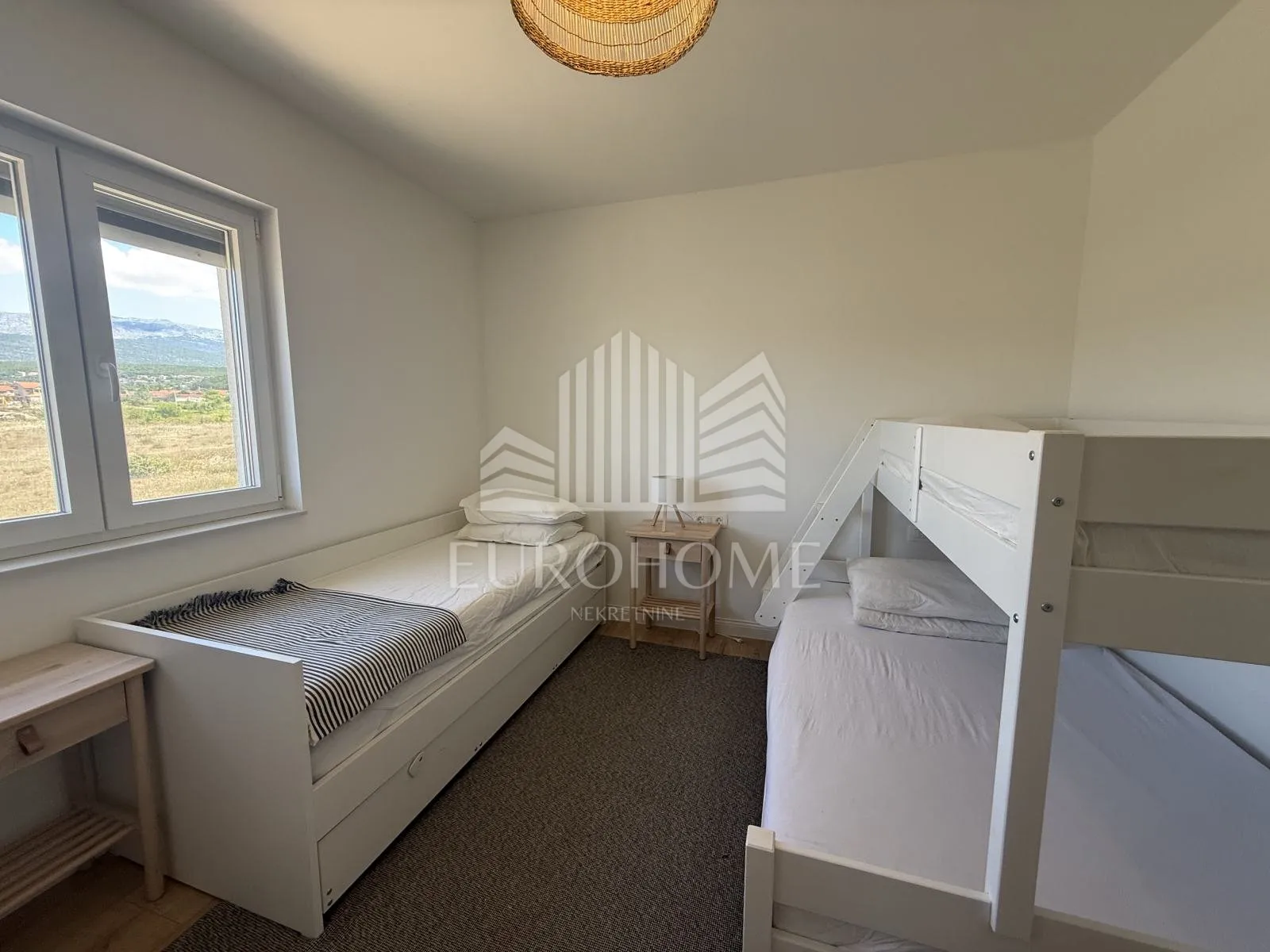 sinj, otok, najam nova kamena kuća, 200m2 - slika 9