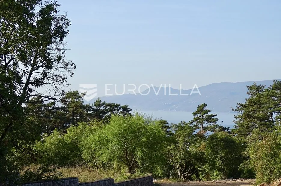 Rijeka, Martinkovac: Građevinsko zemljište 1.800 m² u elitnom okruženju vila