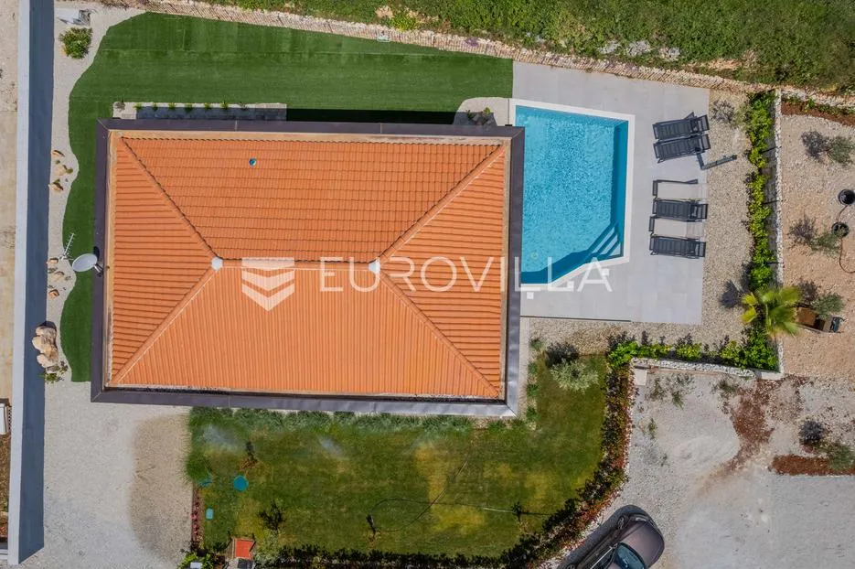 istra, kringa, prekrasna prizemnica s bazenom - slika 23