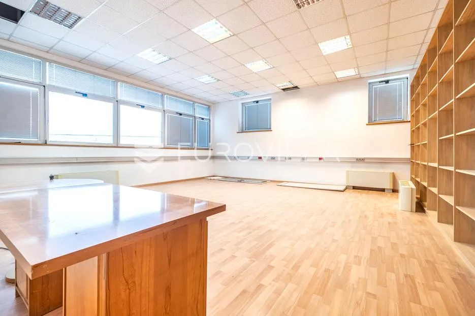 zagreb, sesvete poslovni prostor nkp 585 m2 - slika 3