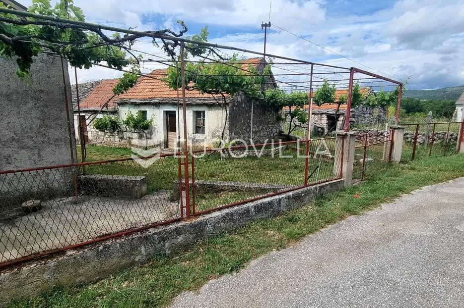 nacionalni park krka, građevinsko zemljište idealno za investiciju (10 000 m2) - slika 12
