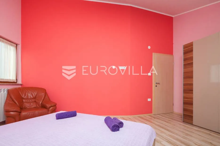 istra, banjole, prostrana stambeno poslovna kuća za odmor, 750 m², parcela 1370 m² - slika 37
