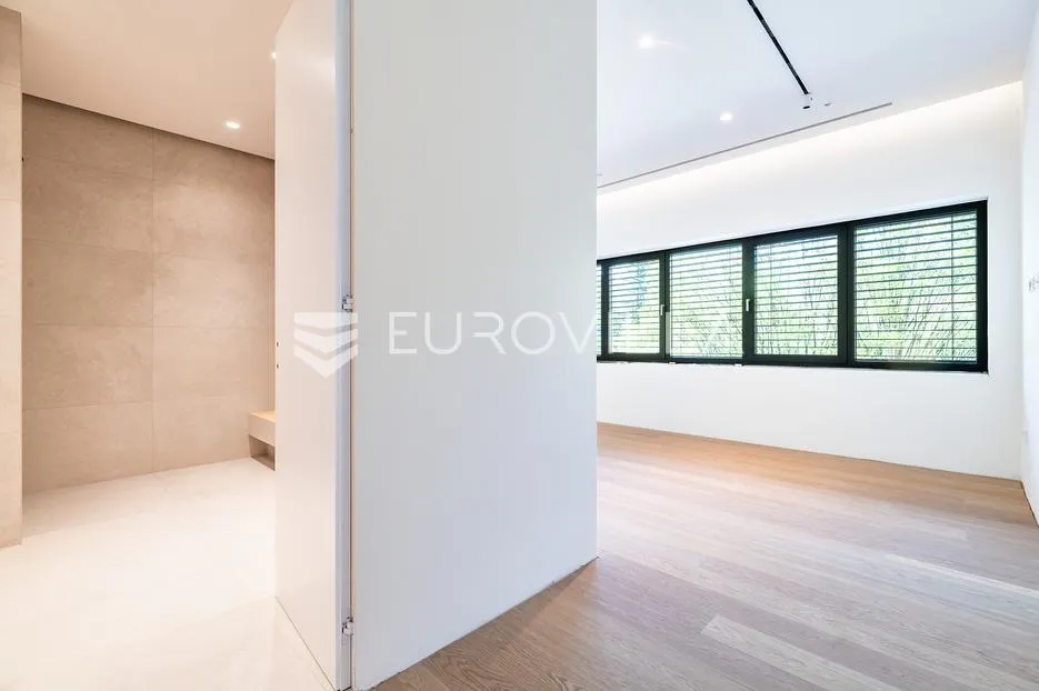 kaptol centar luksuzan penthouse 304 m² - slika 12
