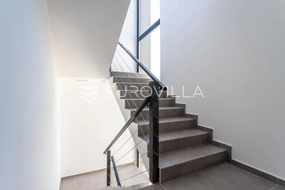 vodice, prostran penthouse s krovnom terasom, 168,79 m² - slika 21