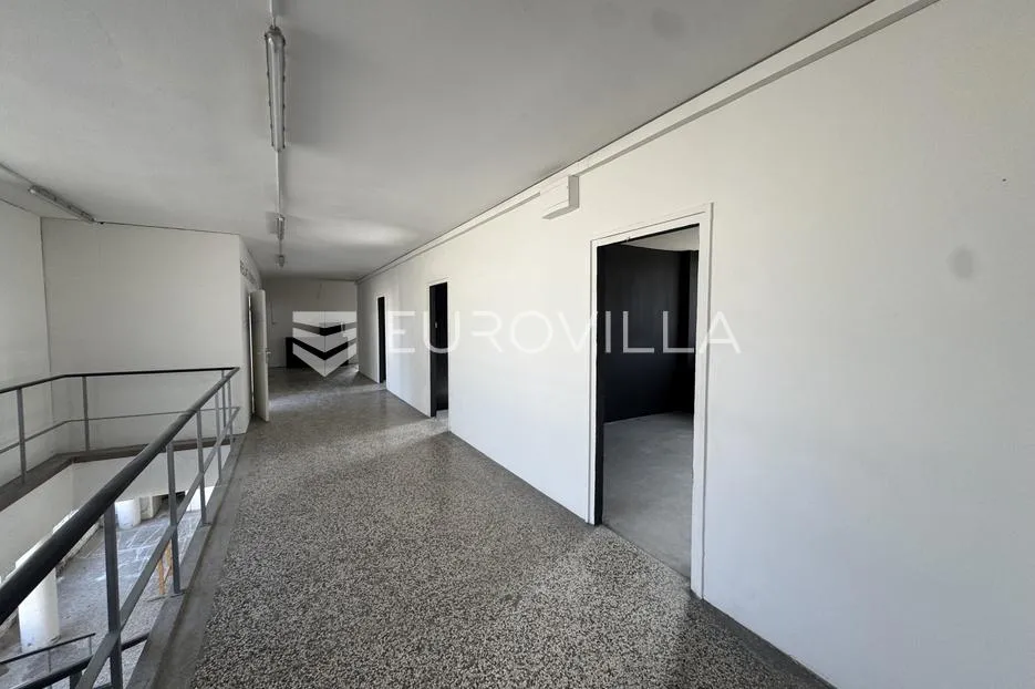 zagreb, dubrava, poslovna zgrada 2600 m² unutar poslovnog kompleksa na parceli 7200 m² - slika 5