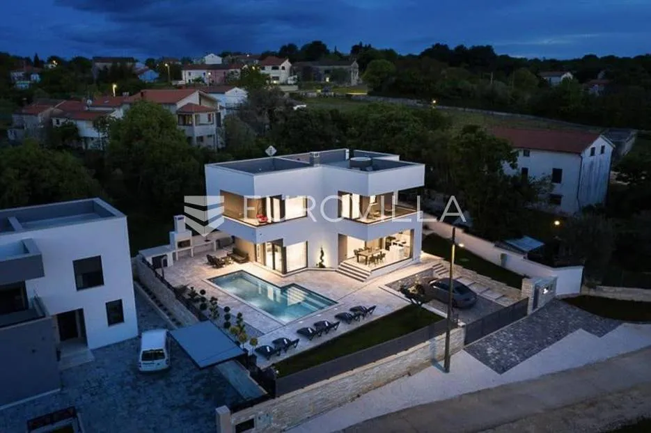 istra, rakalj, prekrasna vila s pogledom na raški zaljev nkp 270 m2 - slika 2