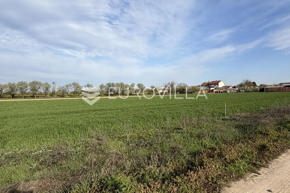 Đakovo, građevinsko zemljište 607 m²